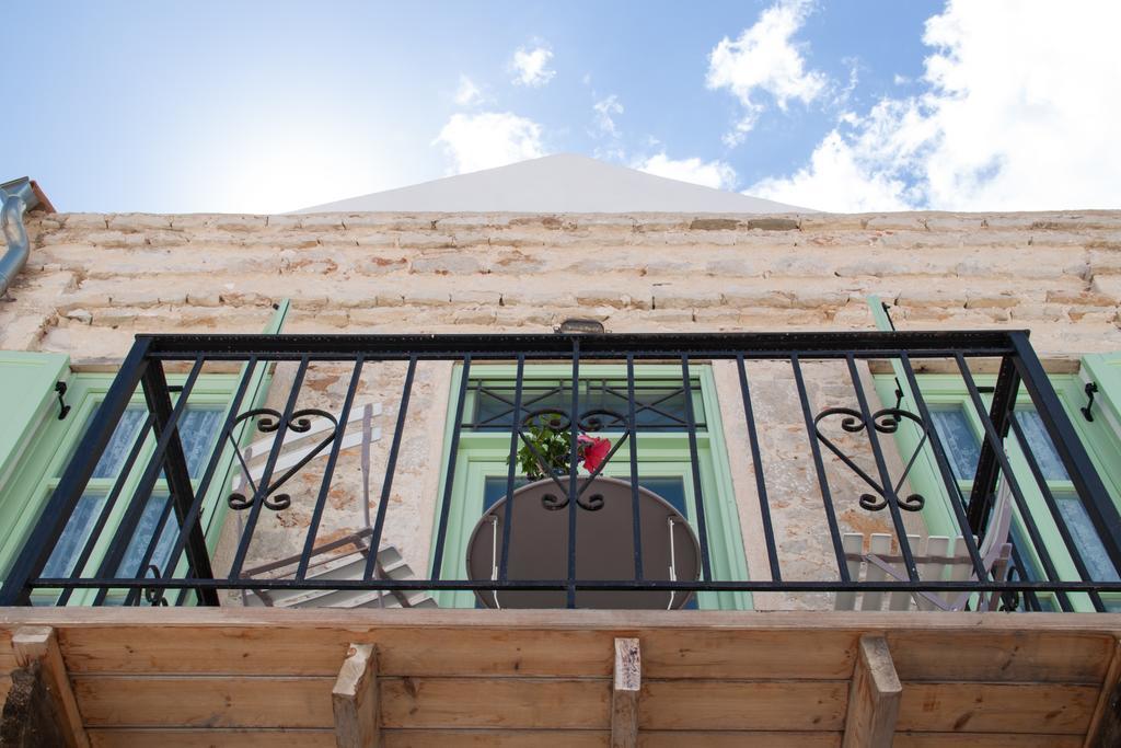 Villa Klytia Chalki Town Buitenkant foto