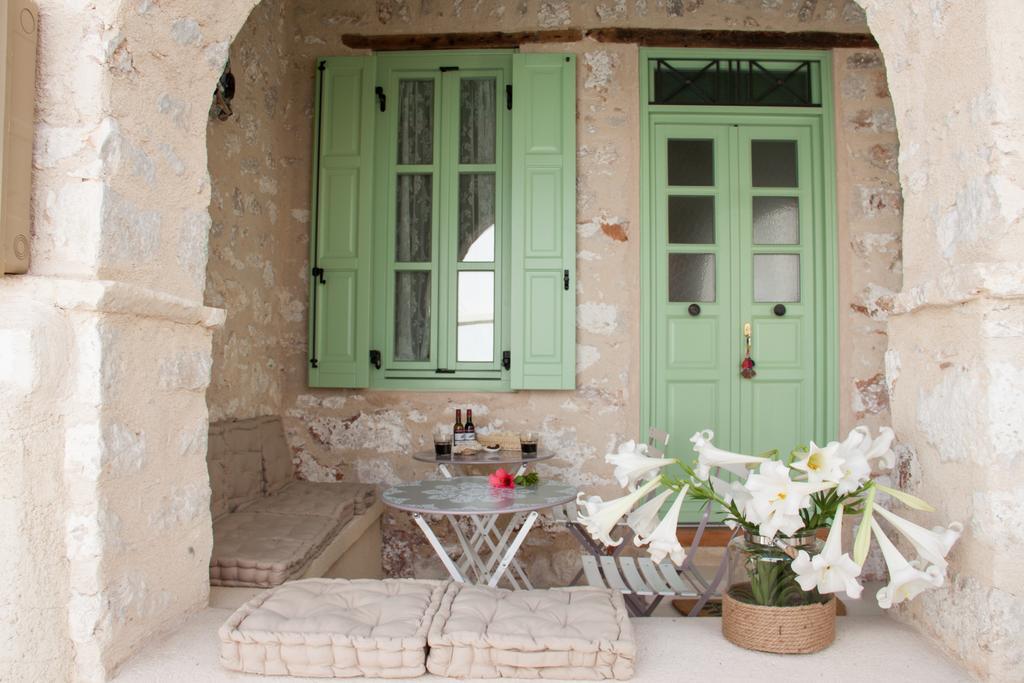 Villa Klytia Chalki Town Buitenkant foto